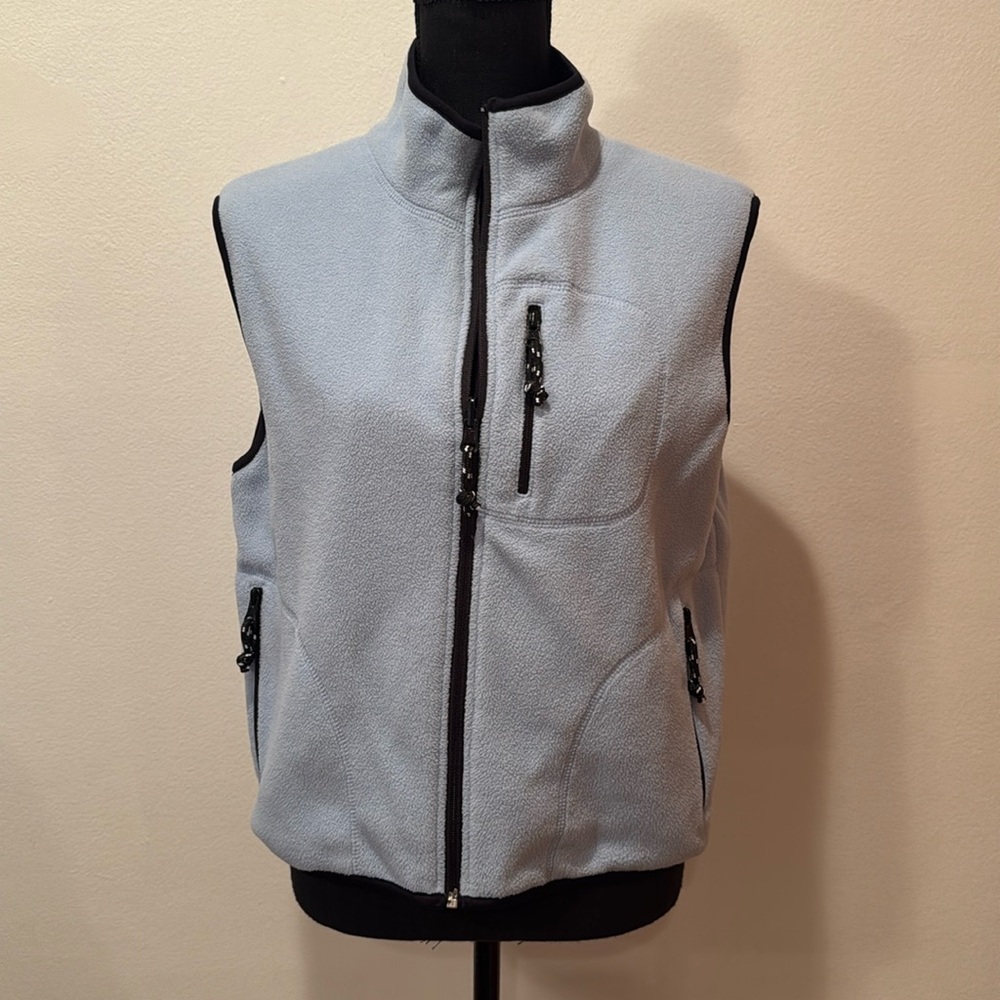 ❄️ Sale EUC Free Tech Reversible Jacket Vest